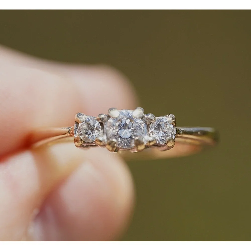Vintage 14k Solid Yellow Gold Natrual Earth Mined Diamond Ring - Size 6 2.94g